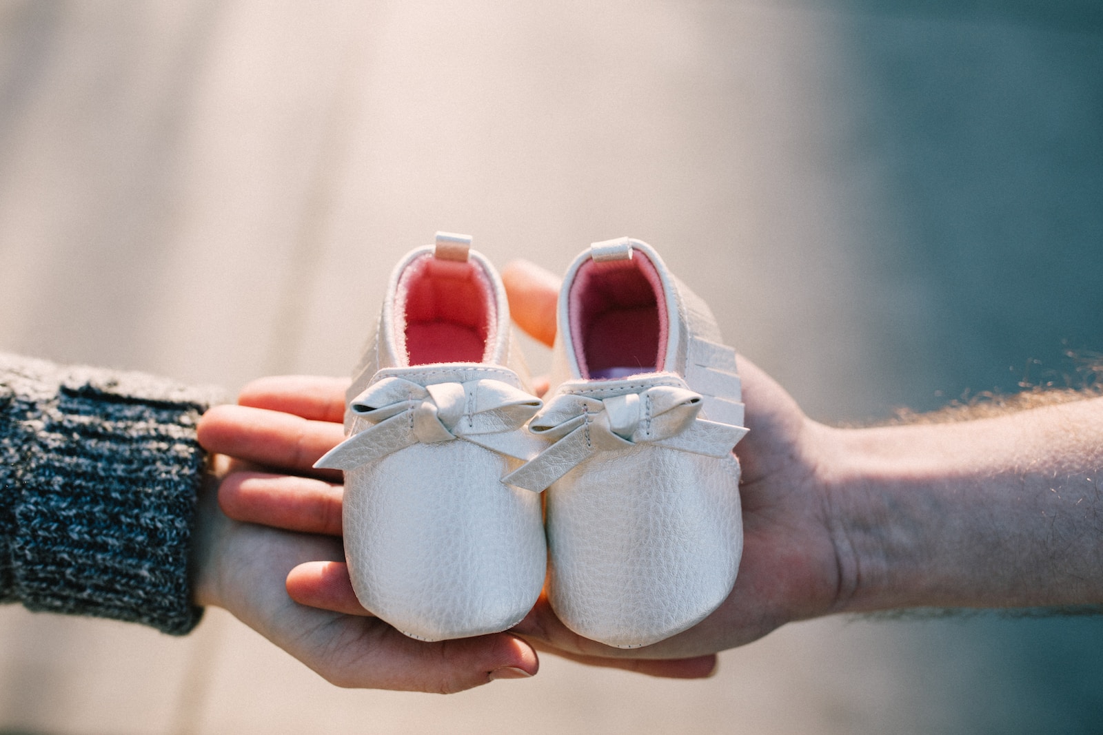 איך בוחרים נעלי צעד ראשון – המדריך המלא